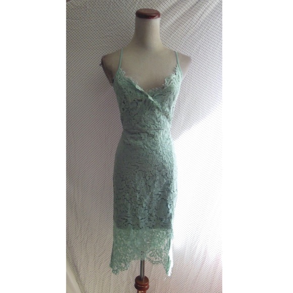 NEW LULUS Mint Green FLIRTING WITH DESIRE Floral Lace BODYCON Cocktail DRESS M - Picture 5 of 15
